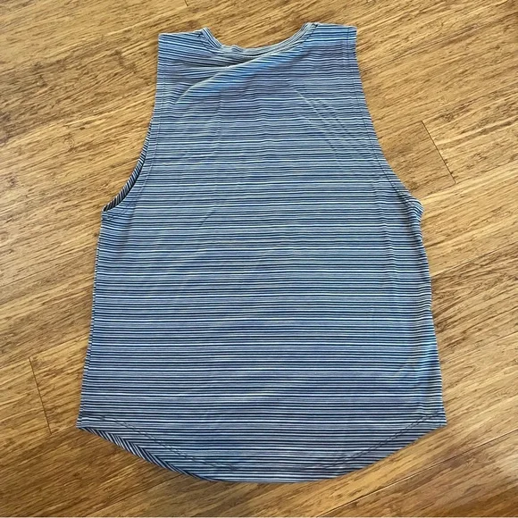 Athleta Grey and White Striped Flowy Tank Top - Picture 2 of 3